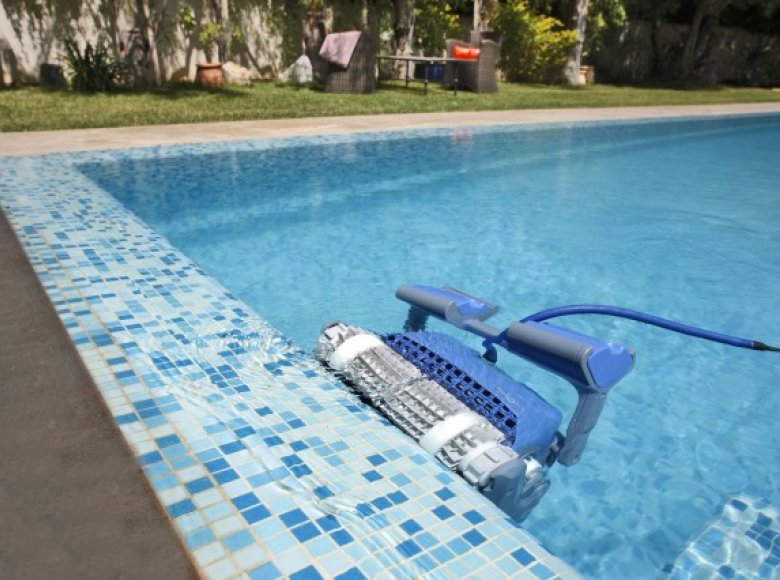 Différence entre les robots de piscine Dolphin M400 et M500