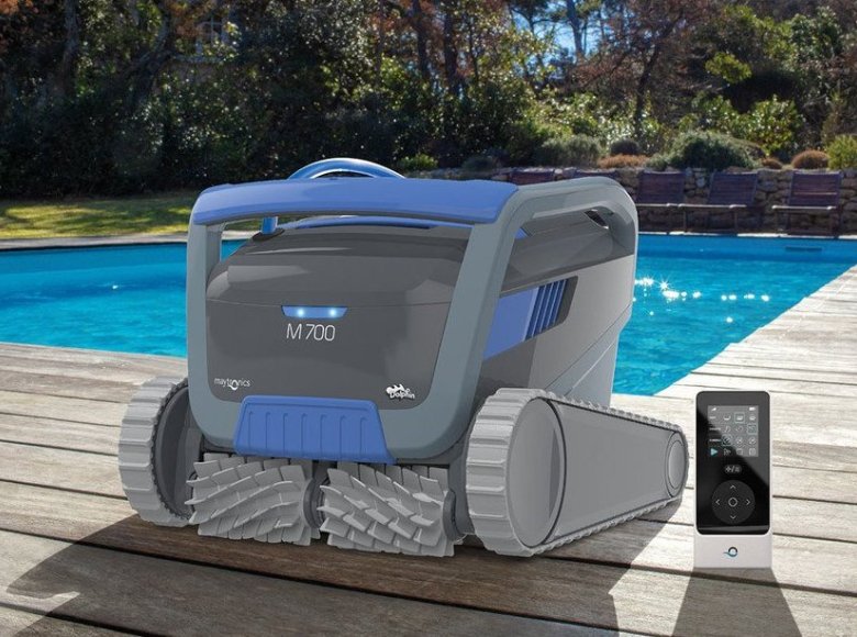 Dolphin M700