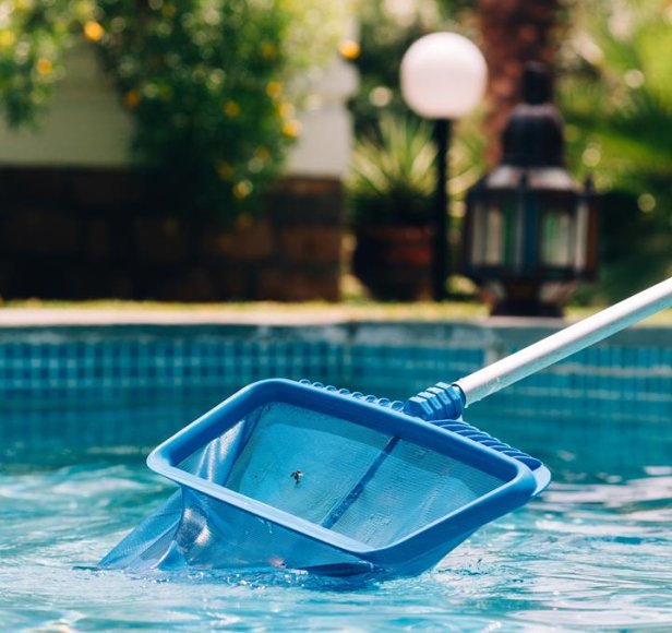 Comment puis-je entretenir ma piscine?