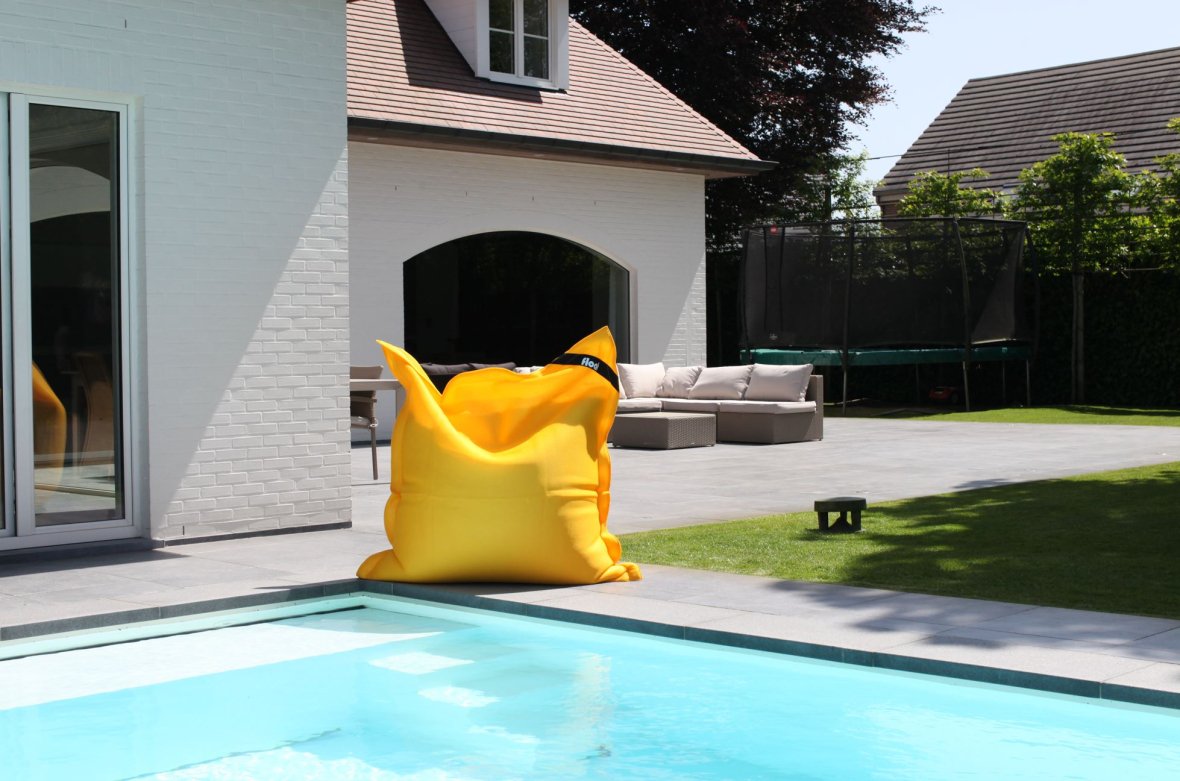 Pouf flottant jaune