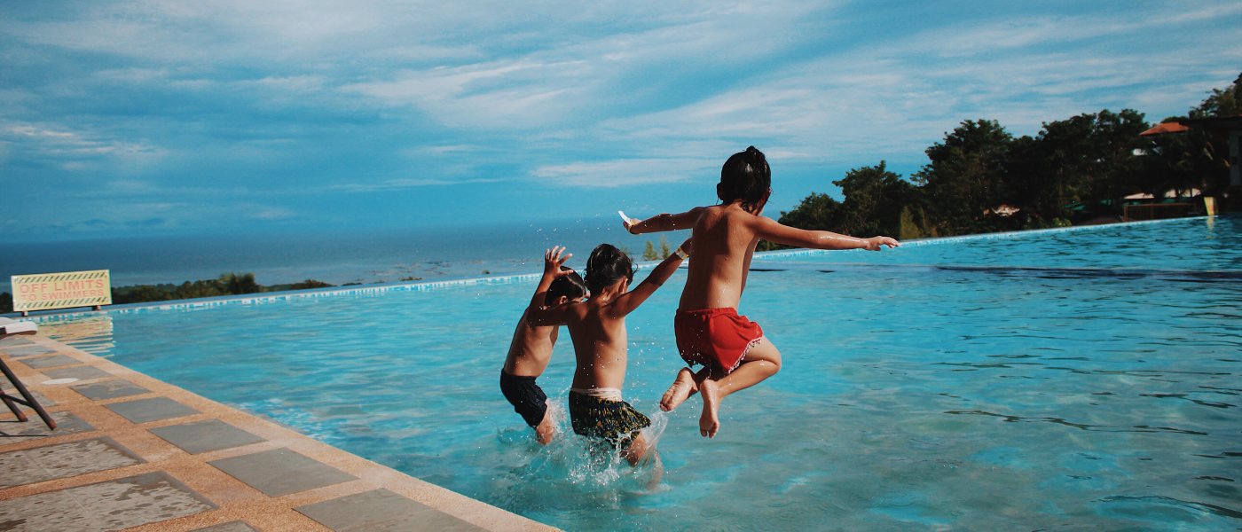 Comment puis-je entretenir ma piscine?