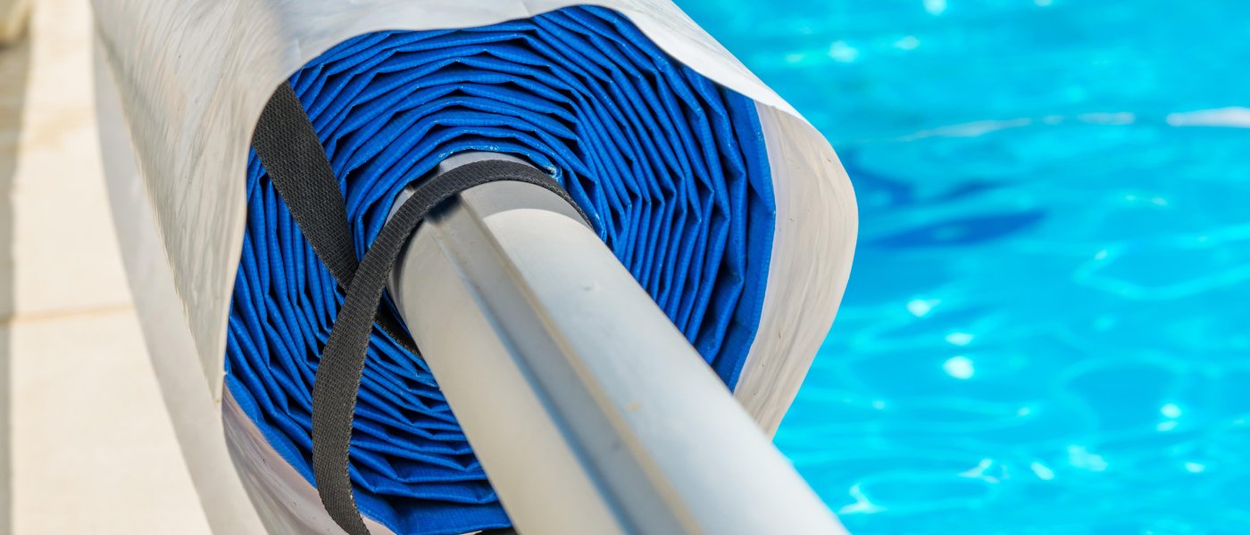 À bulles ou en mousse ? Quelle est la meilleure bâche d'été pour votre piscine ?