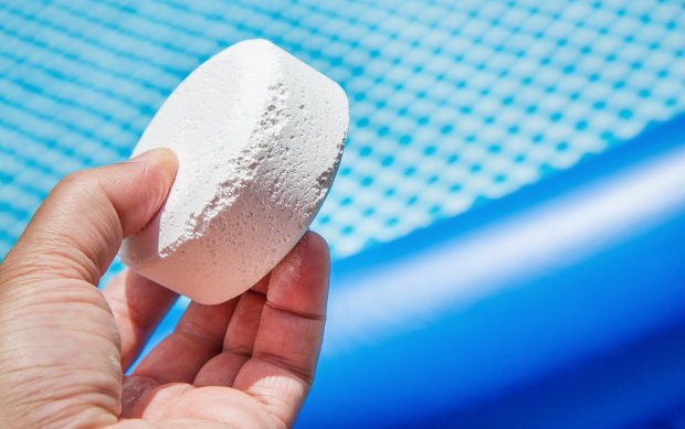 Acide cyanurique dans la piscine