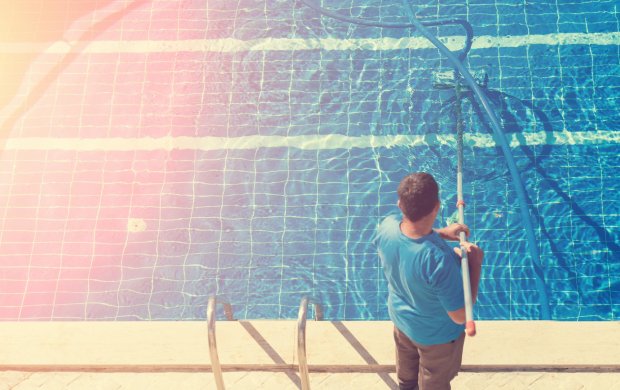 Éviter un excédent d’acide cyanurique dans la piscine