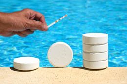 Contrôler le taux de chlore de l'eau de la piscine